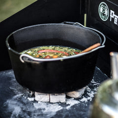 Cast Iron 7.5L Dutch Oven with Feet - Petromax - ft9