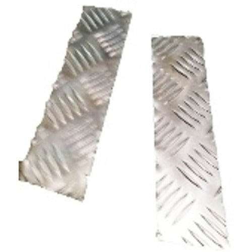 Land Rover Series 3 Bottom Of Front Wing Chequer Plate Satin Anodised Finish 3Mm - DDS Metals - LR154S-3