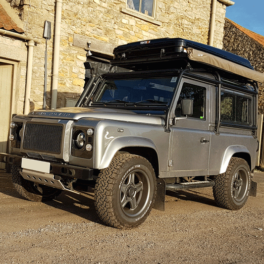 Land Rover Defender 90 TentBox Fitting to a Roof Rack on a Roll Cage